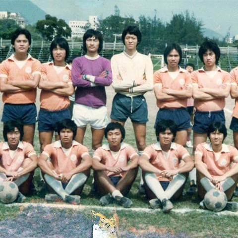 安叔（前排右二）曾是前香港甲組足球聯賽加山足球隊預備組的成員。（相片由受訪者提供）