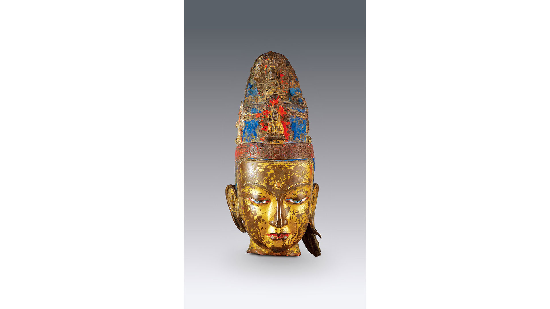 Painted gilt-bronze head of Mahavairocana • 8th - 9th century