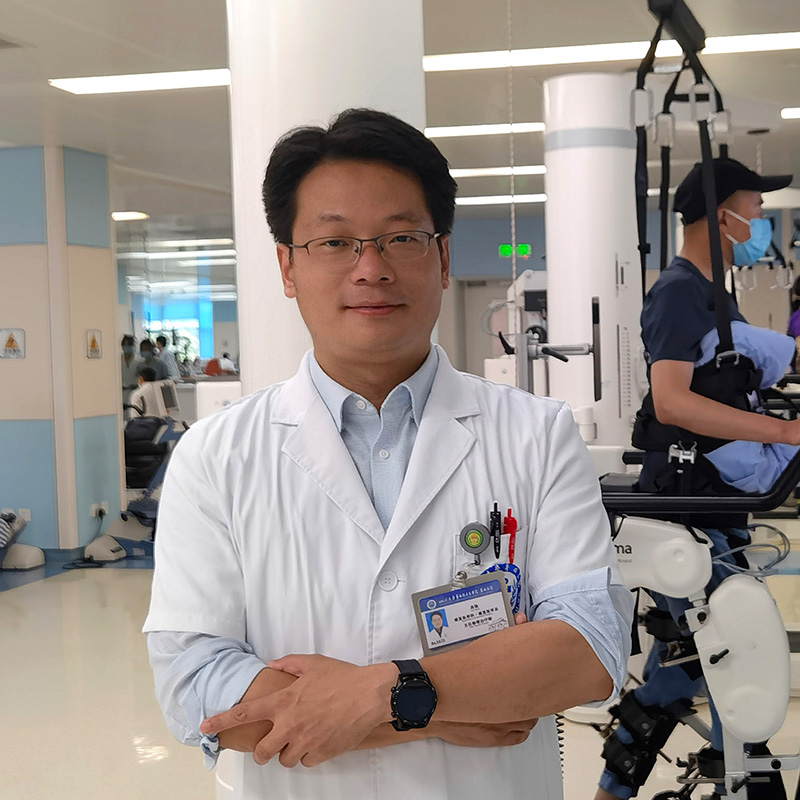 After completing his PhD, Dr Gao Qiang returned to work at the West China Hospital, providing physical therapy to patients, as well as teaching rehabilitation sciences in university.  (Photo provided by interviewee)
